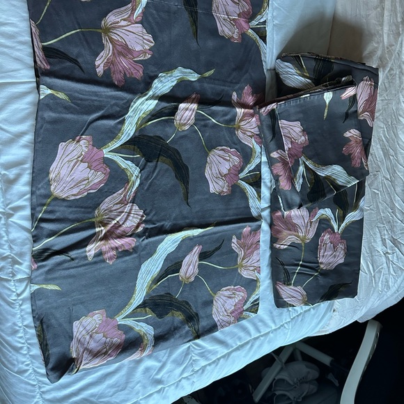 Floral Patterned Fabric - Picture 2 of 2